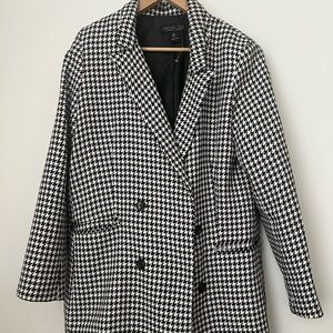 Chic black and white houndstooth blazer by Rachel Zoe.